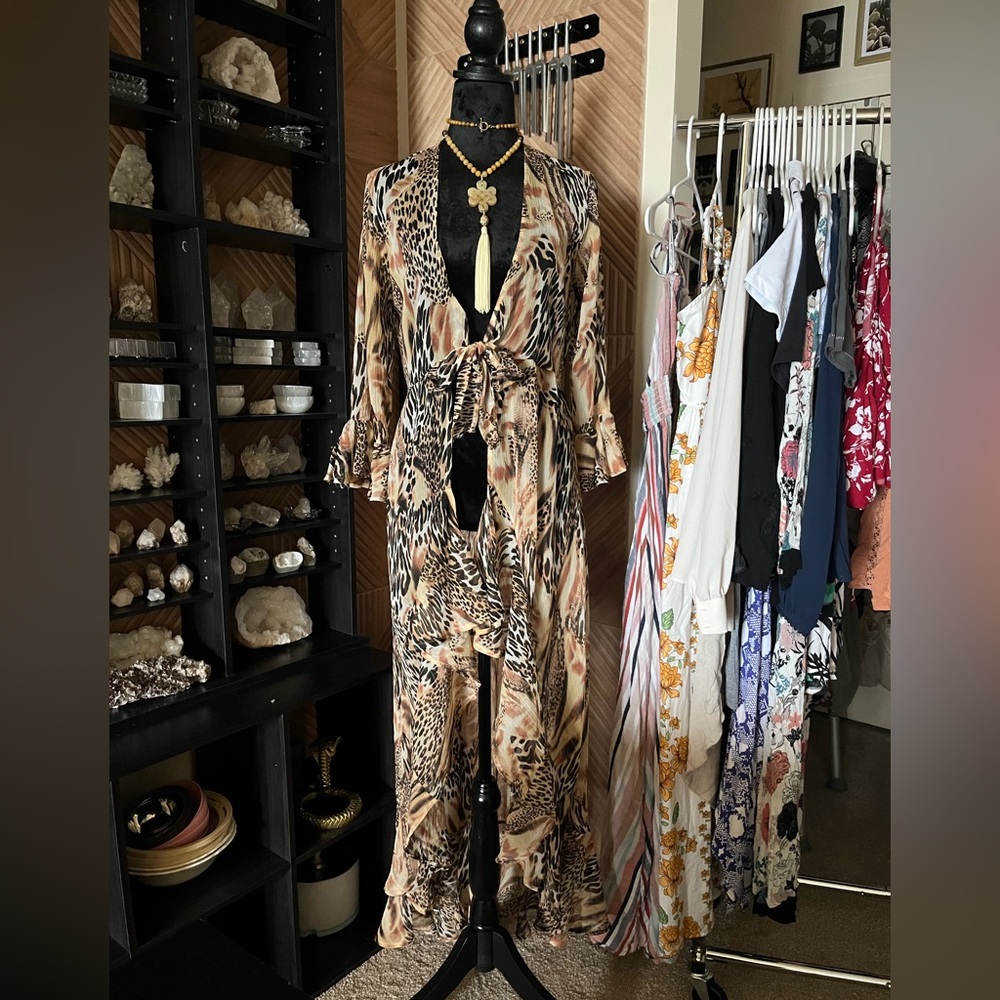 Stunning leopard cheetah print tie front chiffon kimono New With Tags NWT ASOS